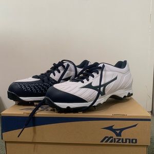 Mizuno softball cleats